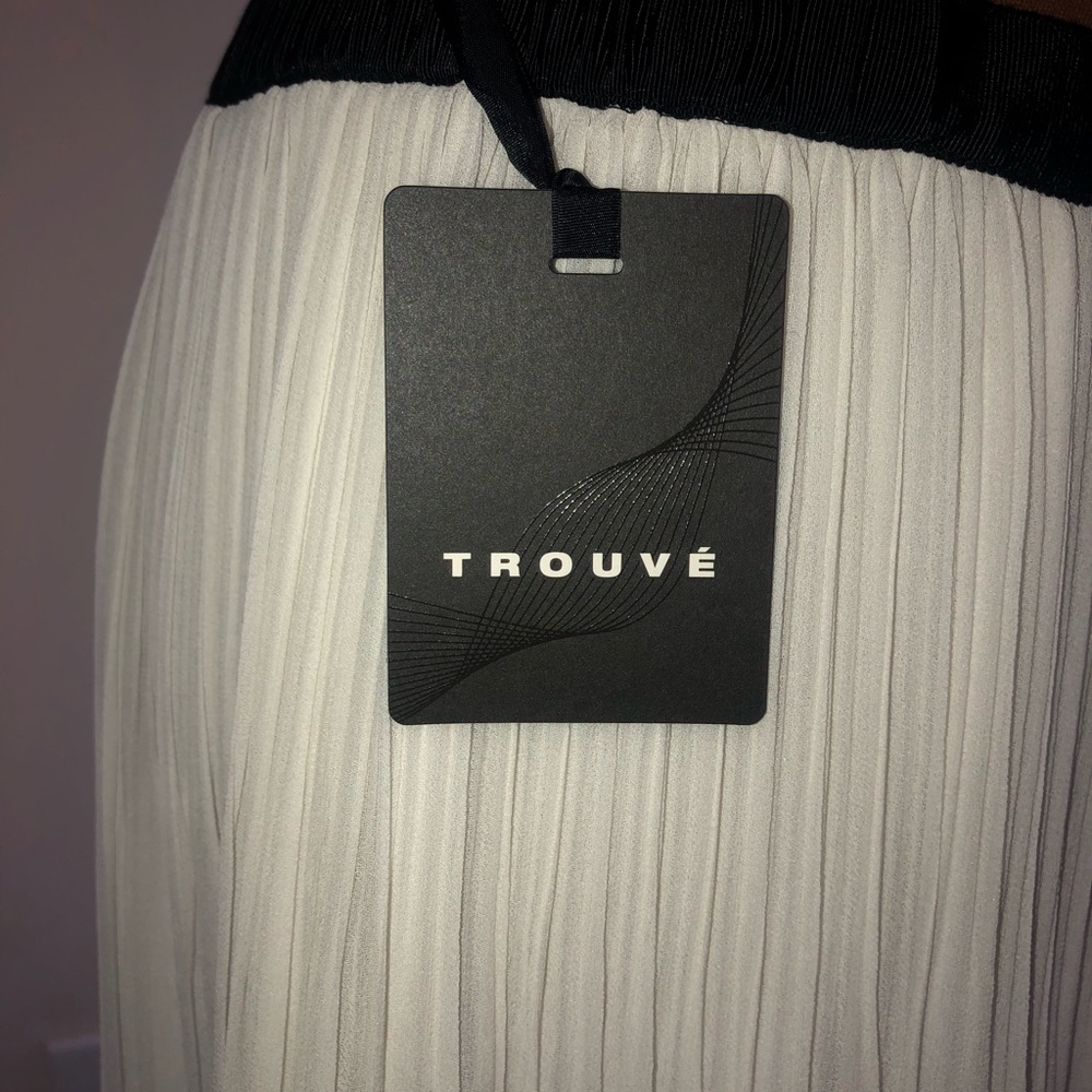 Trouvé white w black trim mini skirt